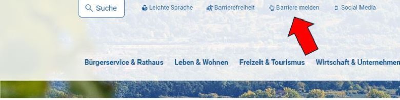 Screenshot von Homepage www.eltville.de mit rotem Pfeil auf den Button "Barriere melden"